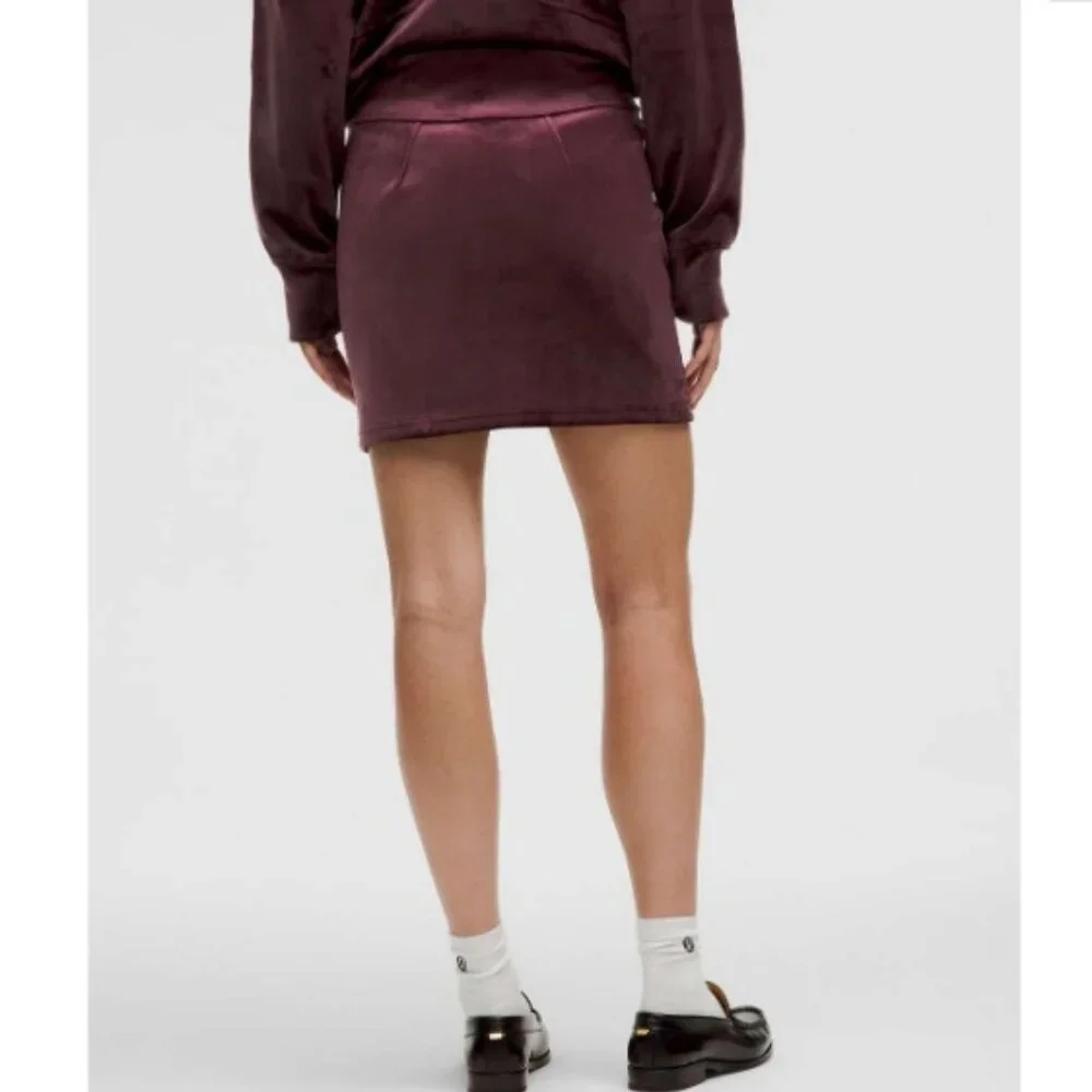 NWT Lululemon Scuba High-Rise Mini Skirt Velvet, Garnet Purple | Medium